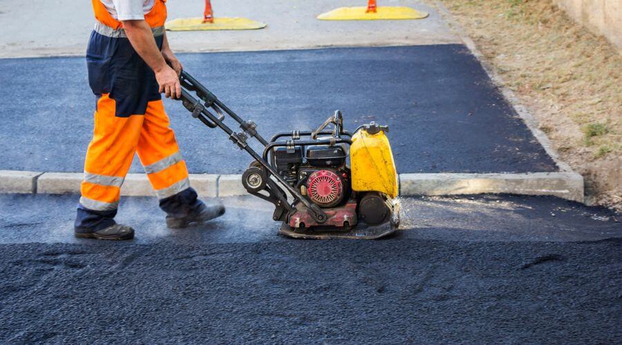 Professional gutter cleaning in Washington, NC